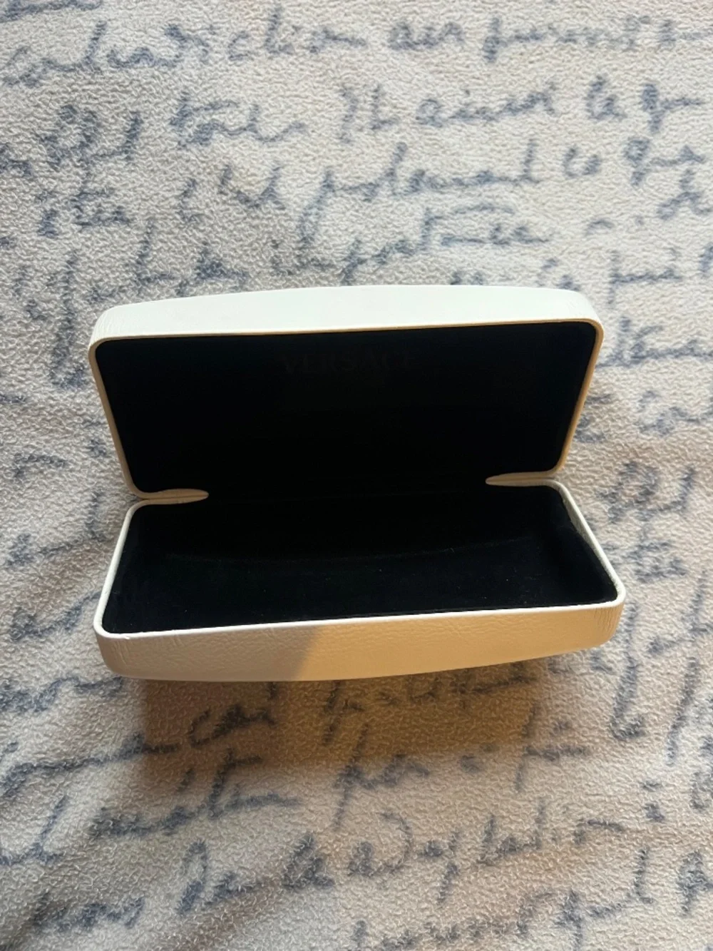 VERSACE WHITE CASE - Picture 5 of 7